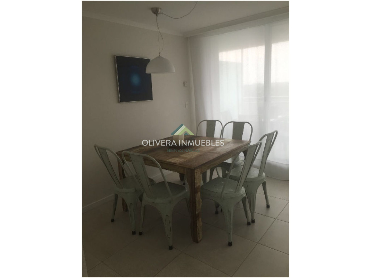 Apartamento ID.12232 - Apartamento de dos dormitorios en alquiler anual 
