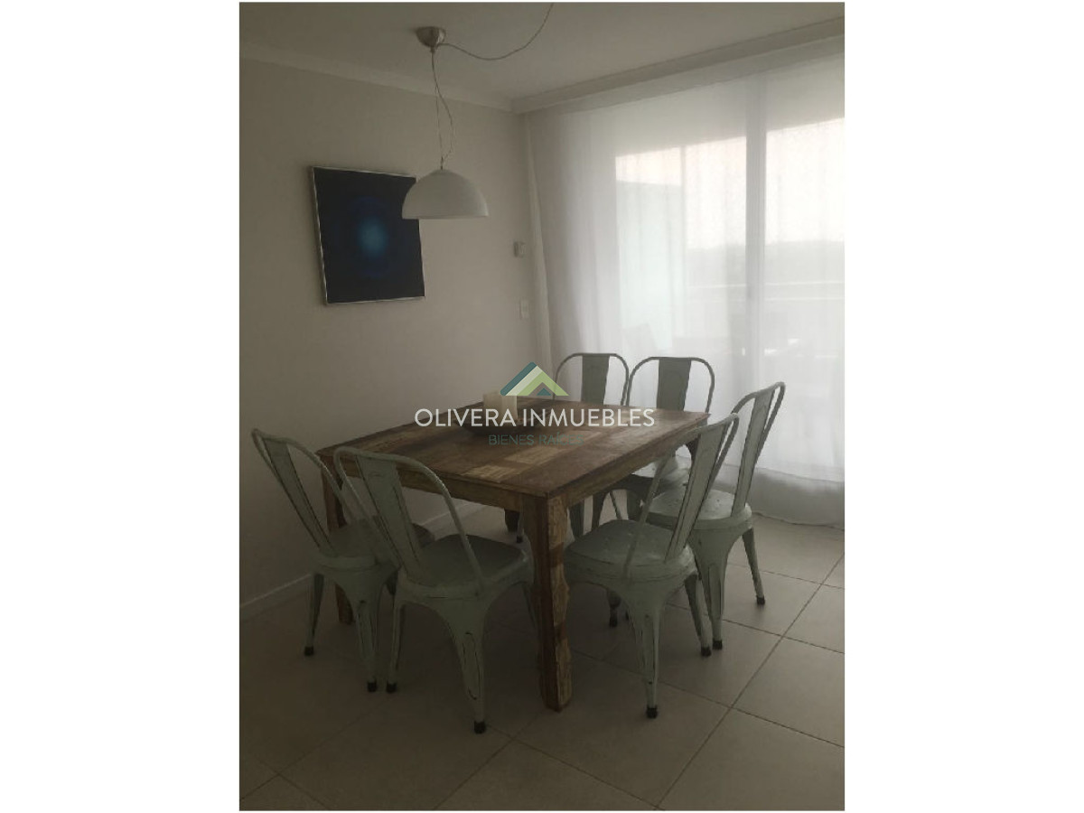 Apartamento ID.12232 - Apartamento de dos dormitorios en alquiler anual 