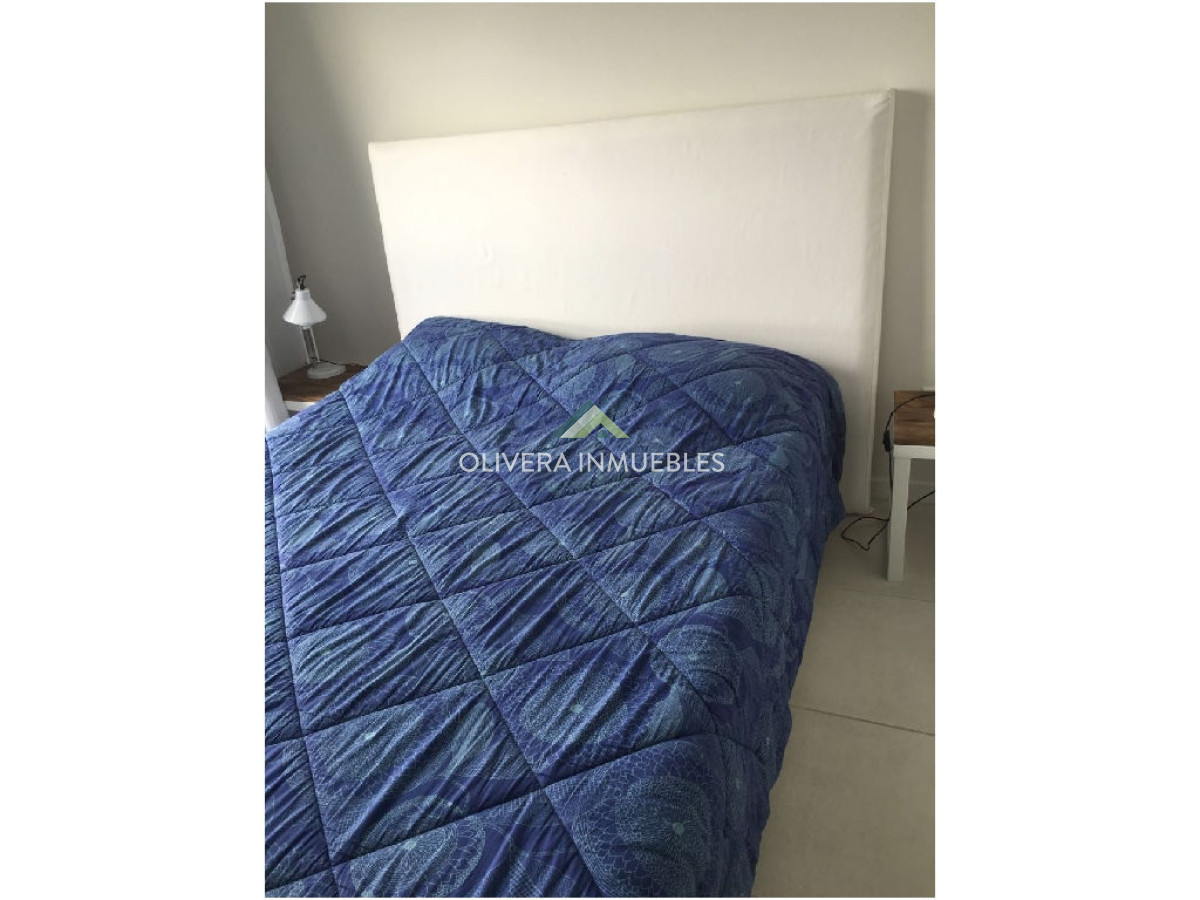Apartamento ID.12232 - Apartamento de dos dormitorios en alquiler anual 