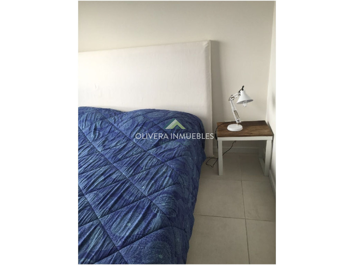 Apartamento ID.12232 - Apartamento de dos dormitorios en alquiler anual 