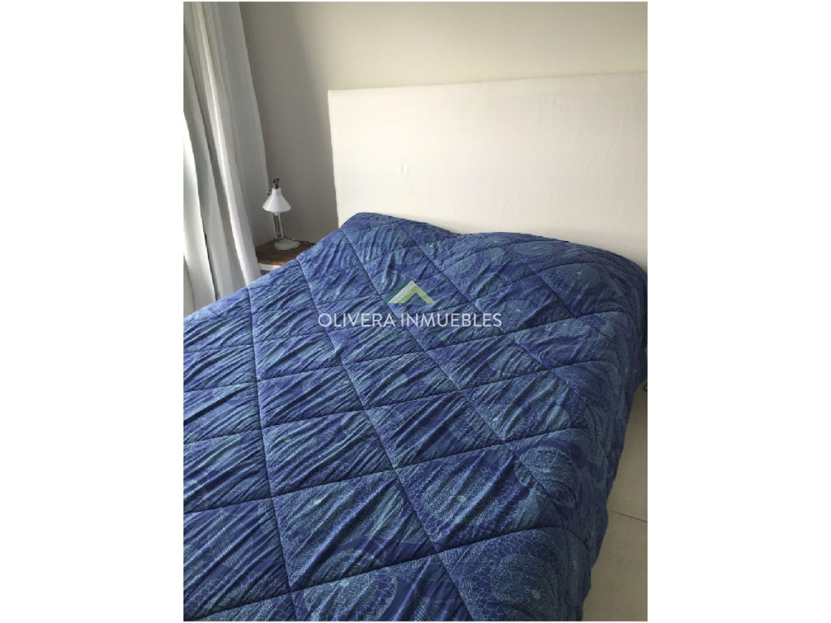 Apartamento ID.12232 - Apartamento de dos dormitorios en alquiler anual 