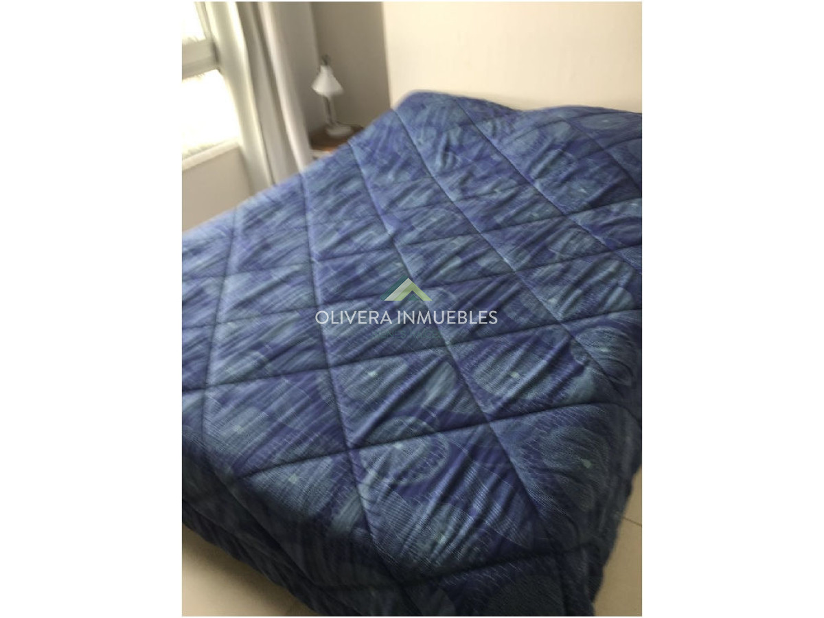 Apartamento ID.12232 - Apartamento de dos dormitorios en alquiler anual 