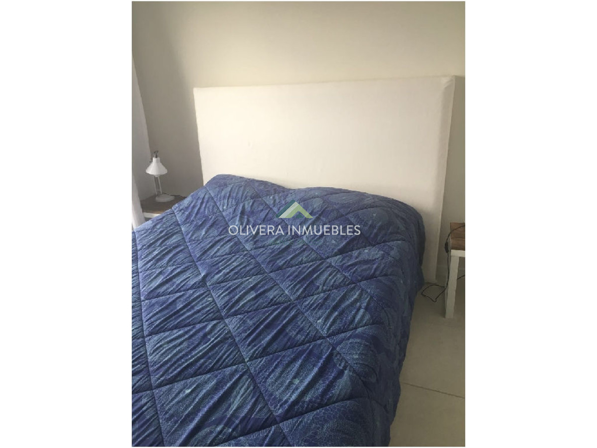 Apartamento ID.12232 - Apartamento de dos dormitorios en alquiler anual 