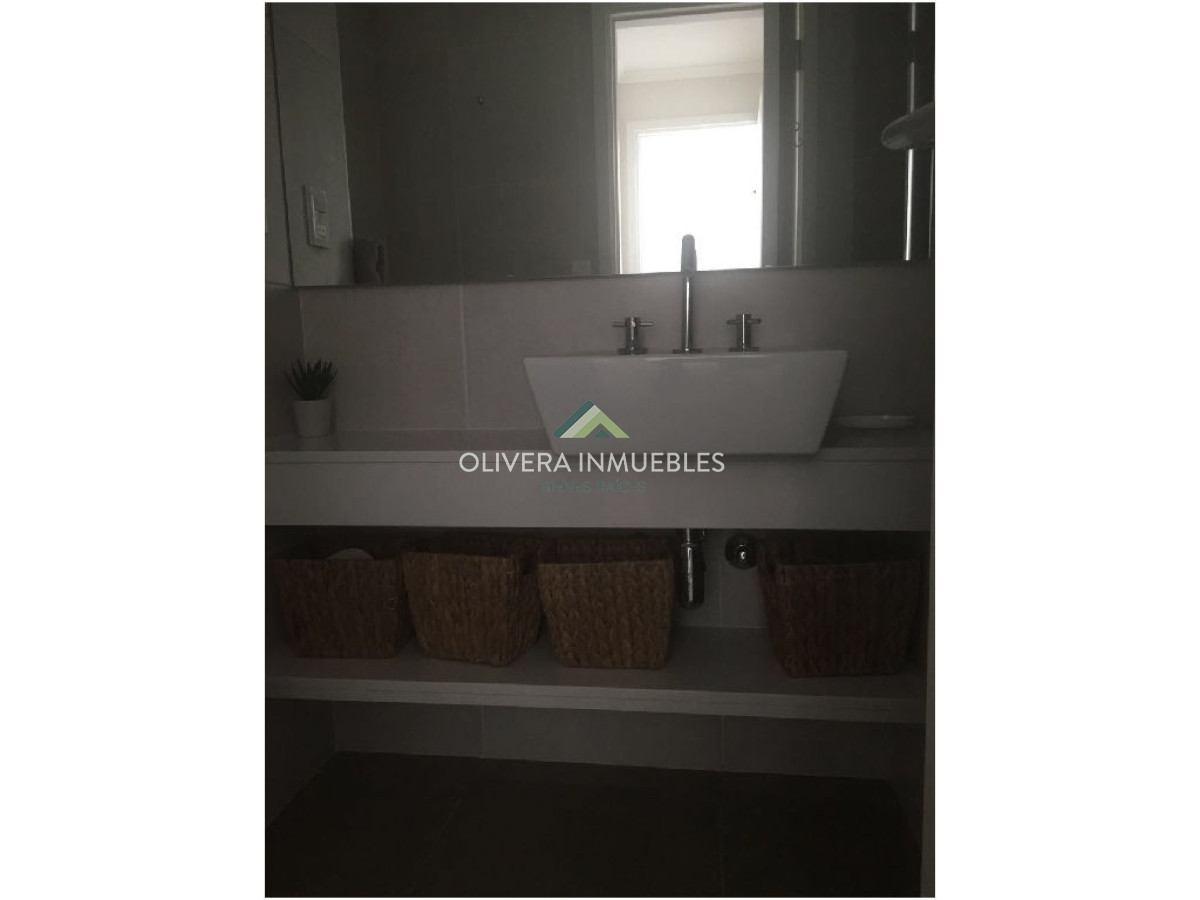 Apartamento ID.12232 - Apartamento de dos dormitorios en alquiler anual 