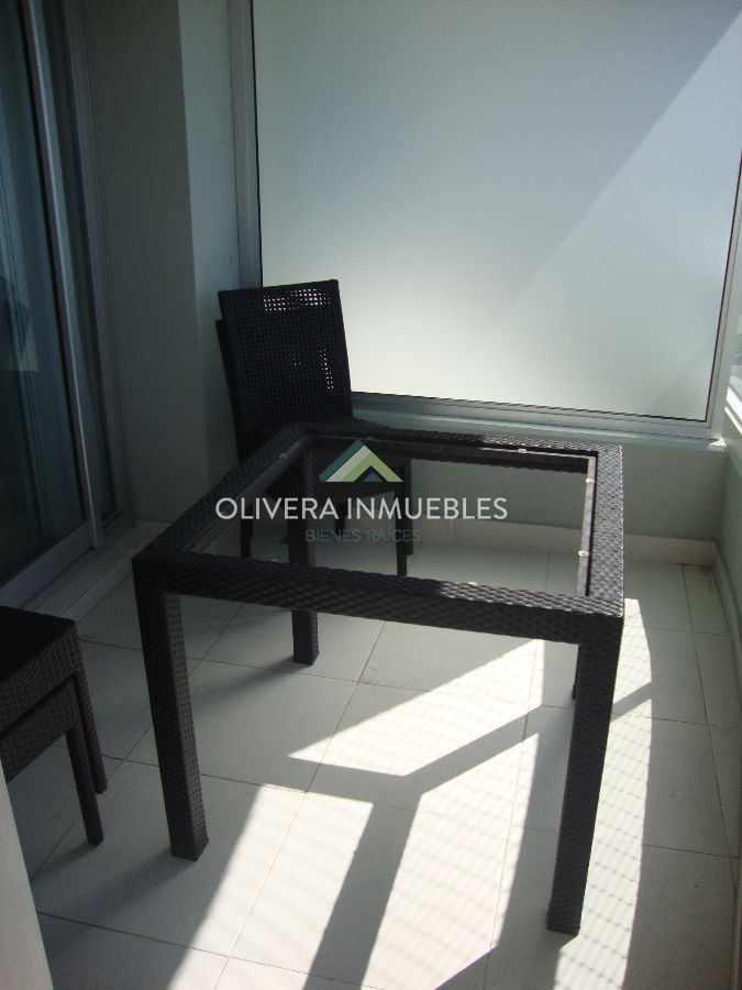 Apartamento ID.12232 - Apartamento de dos dormitorios en alquiler anual 