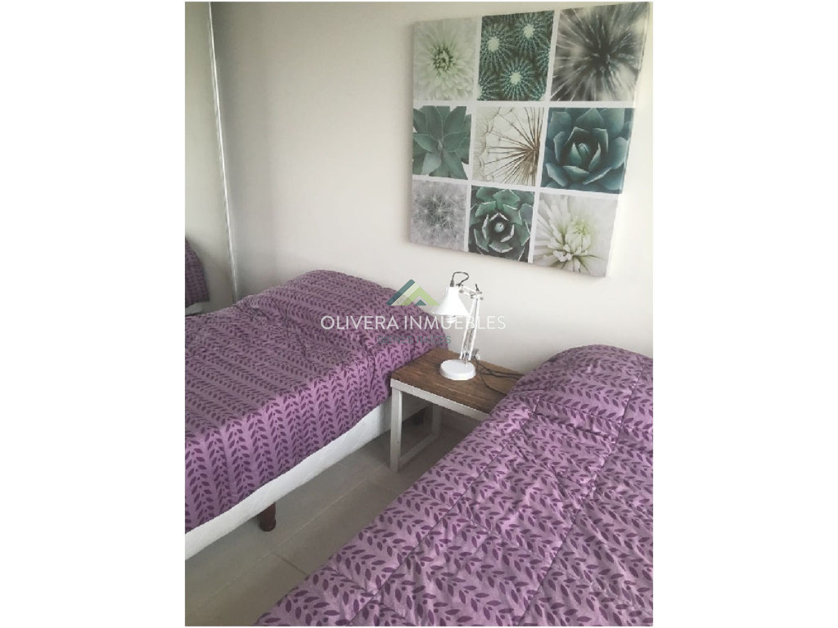 Apartamento ID.12232 - Apartamento de dos dormitorios en alquiler anual 