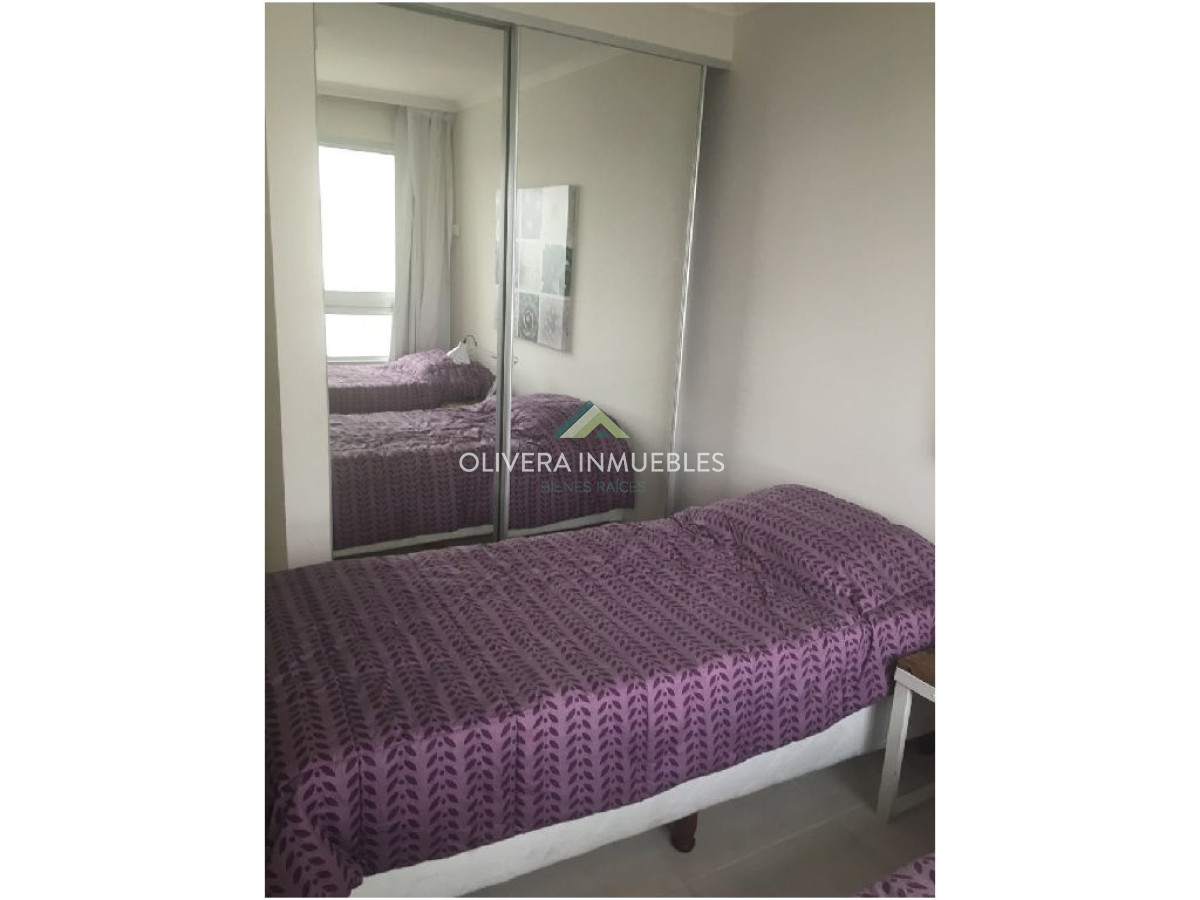 Apartamento ID.12232 - Apartamento de dos dormitorios en alquiler anual 