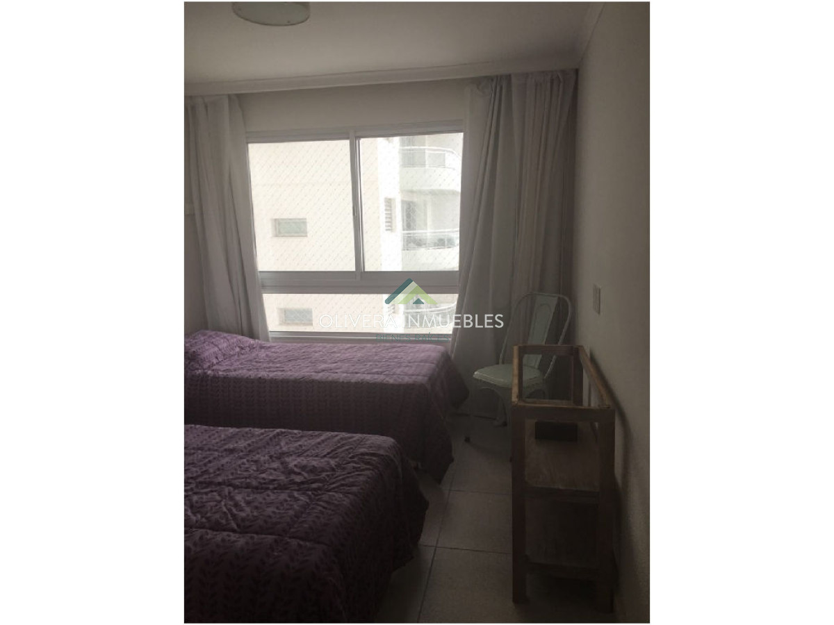 Apartamento ID.12232 - Apartamento de dos dormitorios en alquiler anual 