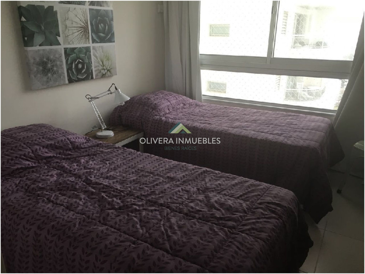 Apartamento ID.12232 - Apartamento de dos dormitorios en alquiler anual 