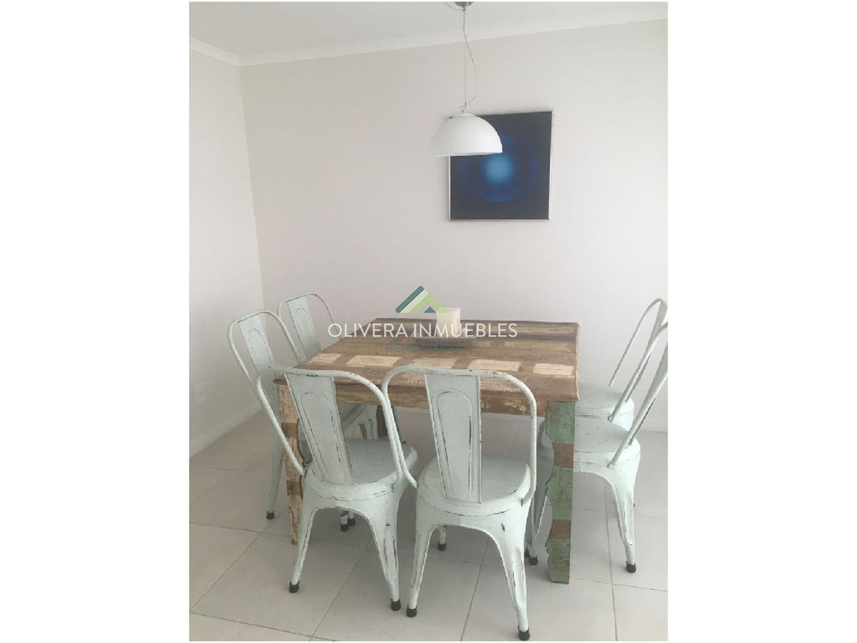 Apartamento ID.12232 - Apartamento de dos dormitorios en alquiler anual 