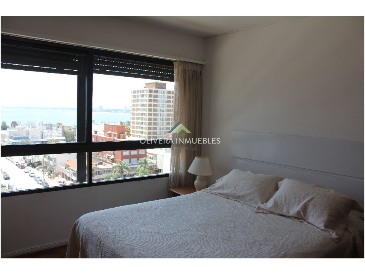 Apartamento ID.12686 - Apartamento en venta de 3 dormitorios en Peninsula, Punta del Este