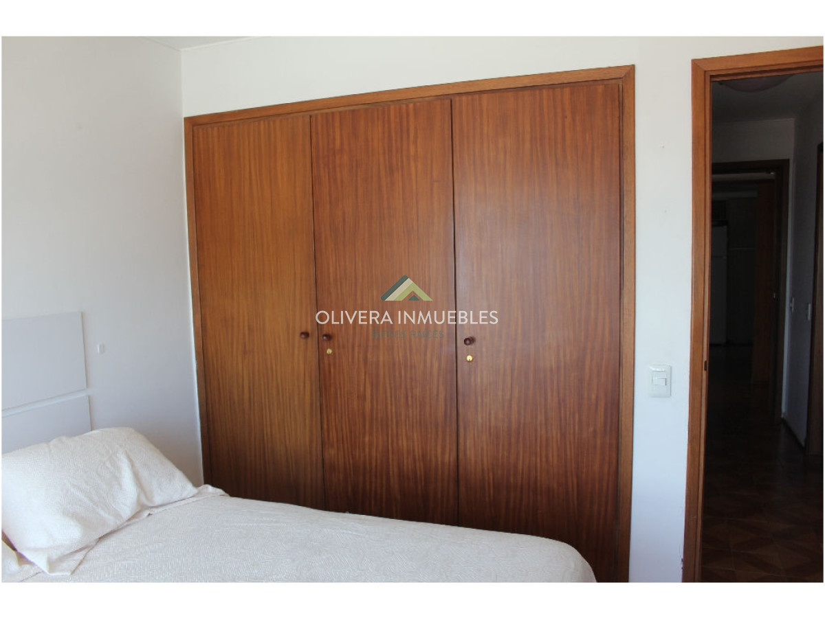 Apartamento ID.12686 - Apartamento en venta de 3 dormitorios en Peninsula, Punta del Este