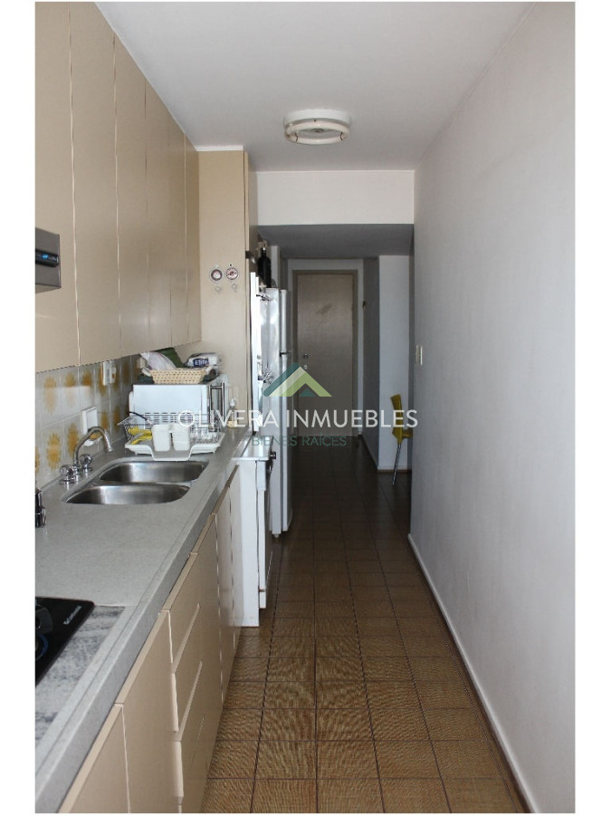 Apartamento ID.12686 - Apartamento en venta de 3 dormitorios en Peninsula, Punta del Este