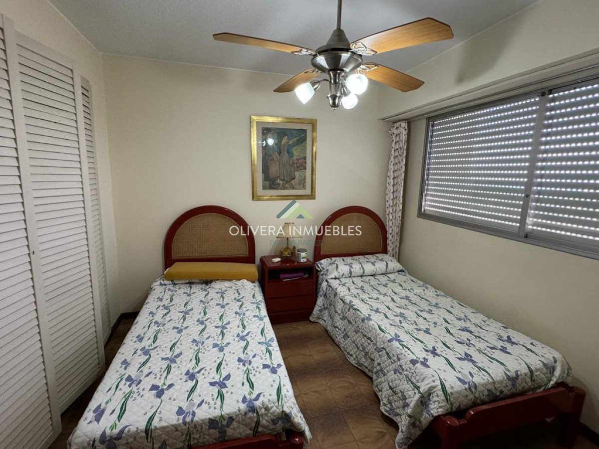Apartamento ID.12681 - Apartamento en venta de 3 dormitorios en Punta del Este