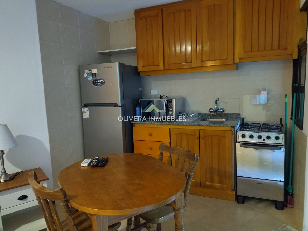 Casa ID.12352 - Casa en venta de 5 dormitorios en Playa Mansa, Punta del Este