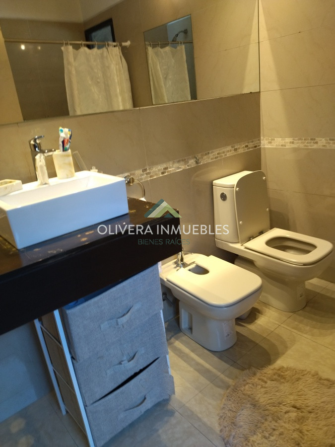 Casa ID.12352 - Casa en venta de 5 dormitorios en Playa Mansa, Punta del Este
