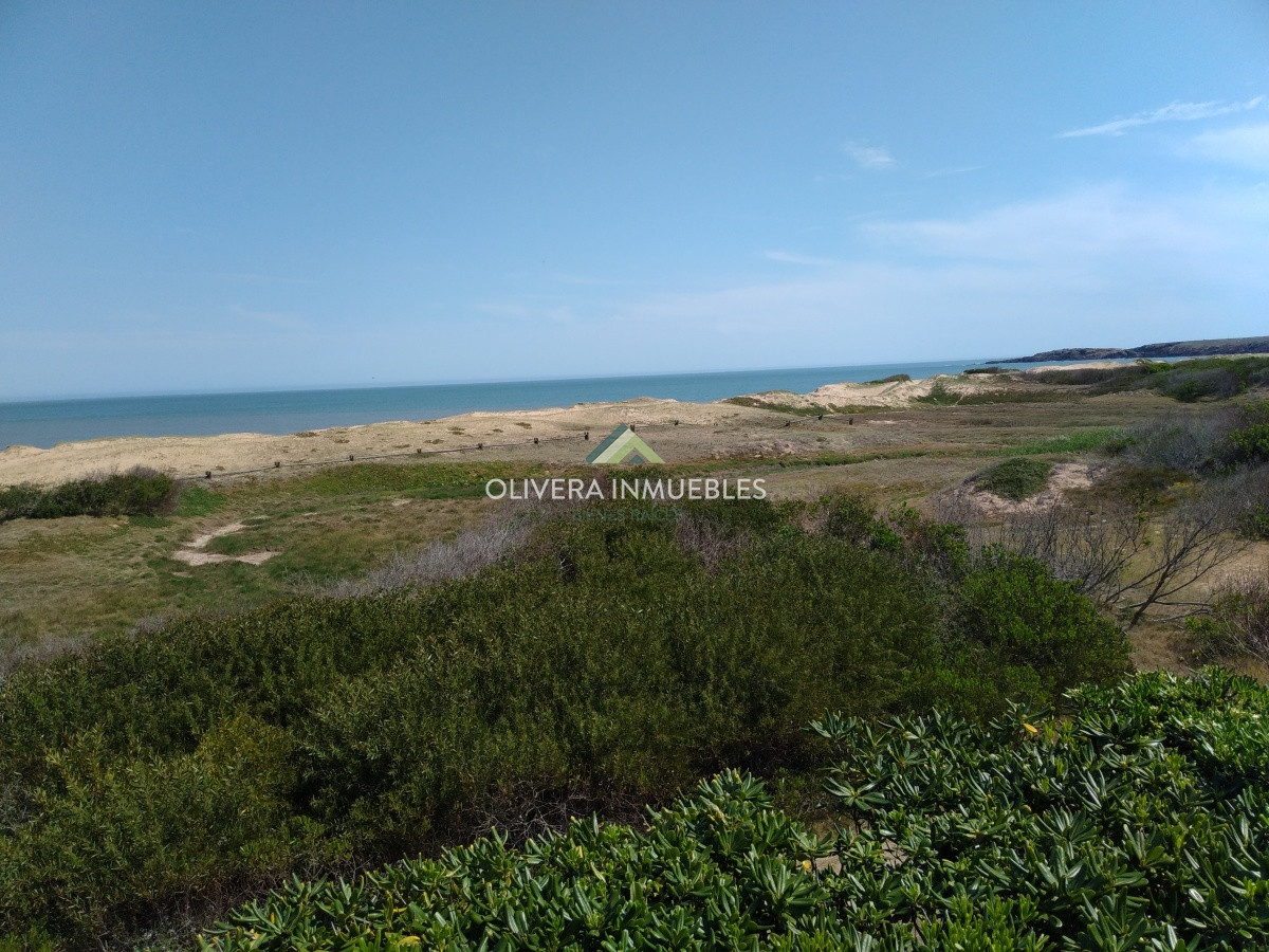 Casa ID.12355 - Casa en venta de 5 dormitorios frente al mar, Punta Ballena, Punta del Este