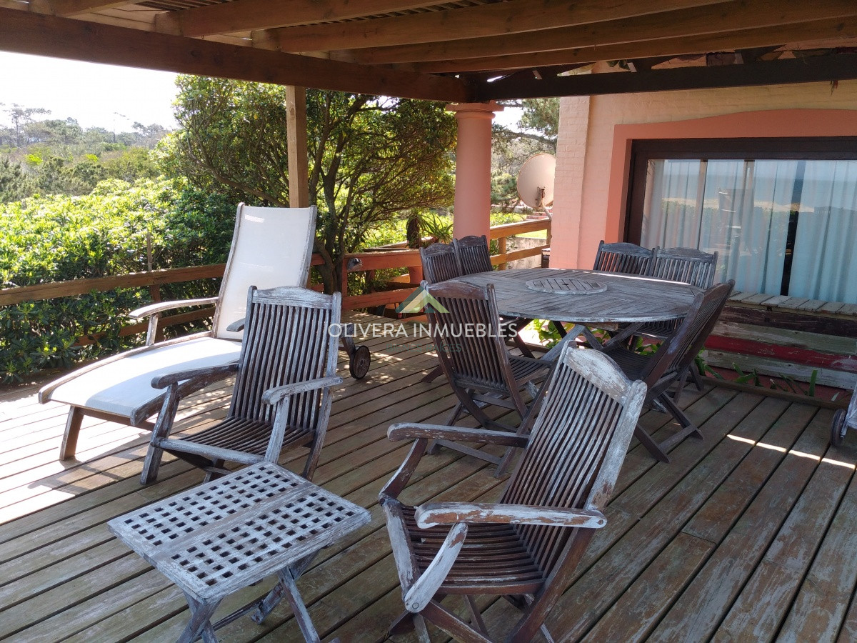 Casa ID.12355 - Casa en venta de 5 dormitorios frente al mar, Punta Ballena, Punta del Este