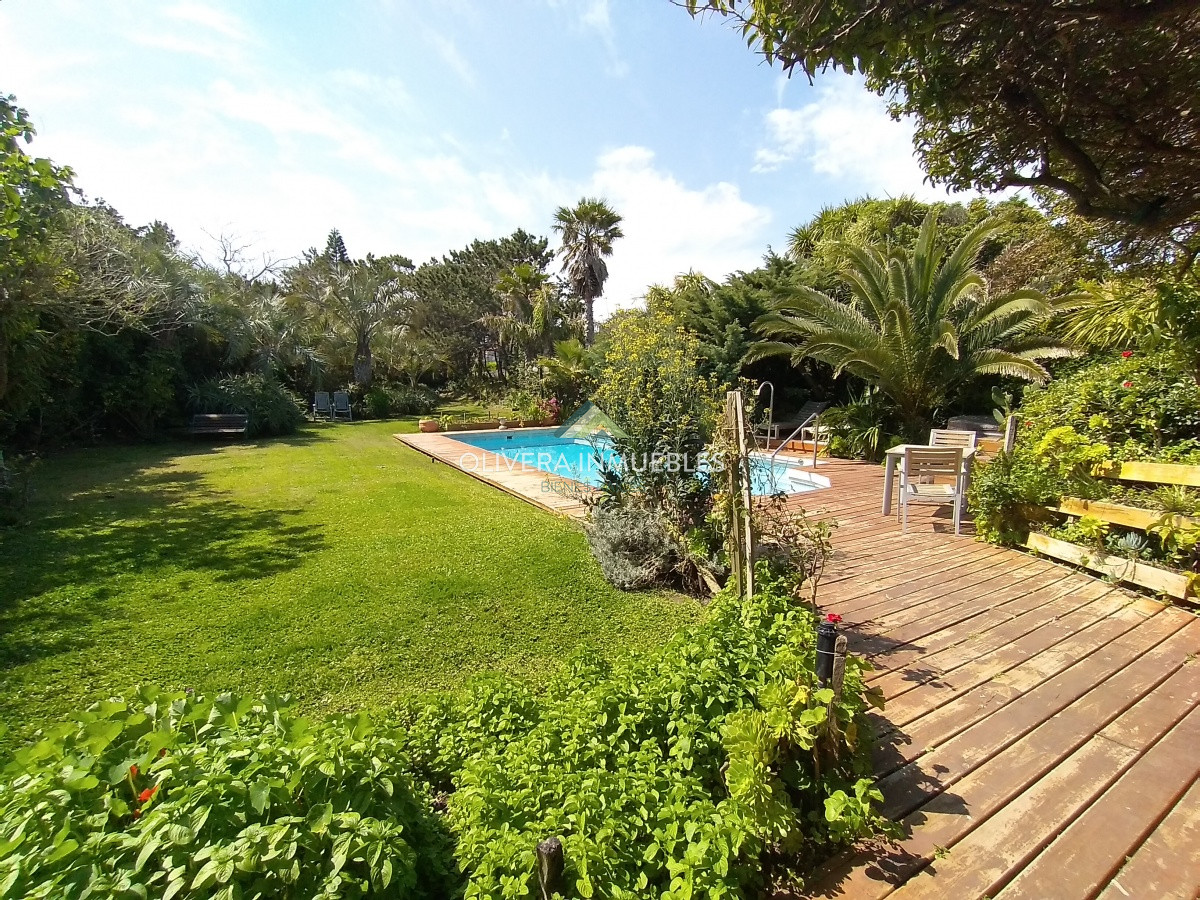Casa ID.12355 - Casa en venta de 5 dormitorios frente al mar, Punta Ballena, Punta del Este