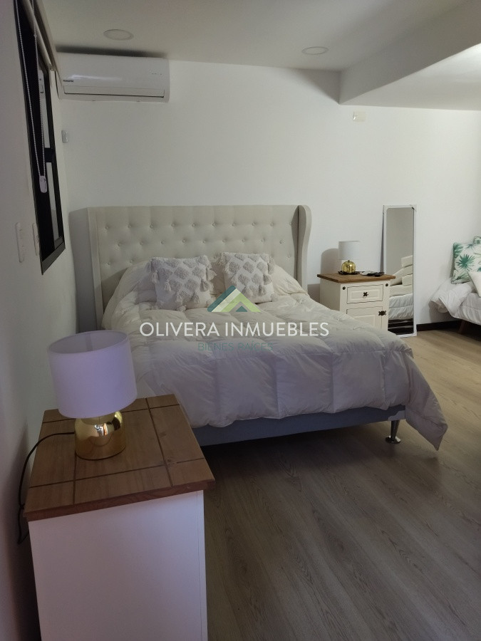 Casa ID.12352 - Casa en venta de 5 dormitorios en Playa Mansa, Punta del Este