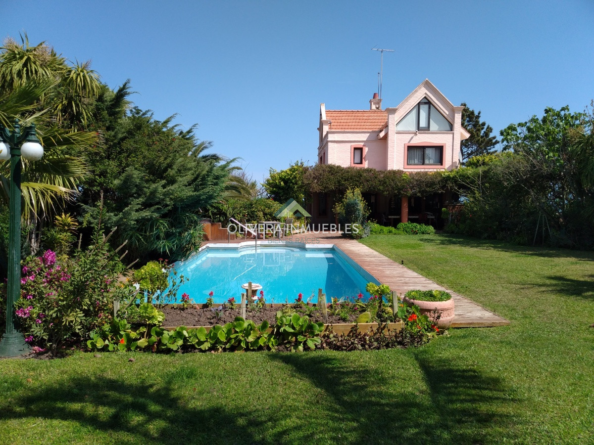 Casa ID.12355 - Casa en venta de 5 dormitorios frente al mar, Punta Ballena, Punta del Este
