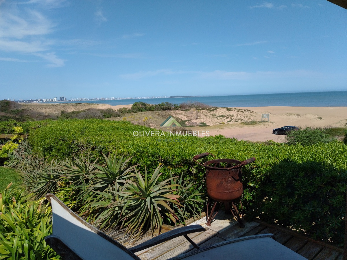 Casa ID.12355 - Casa en venta de 5 dormitorios frente al mar, Punta Ballena, Punta del Este