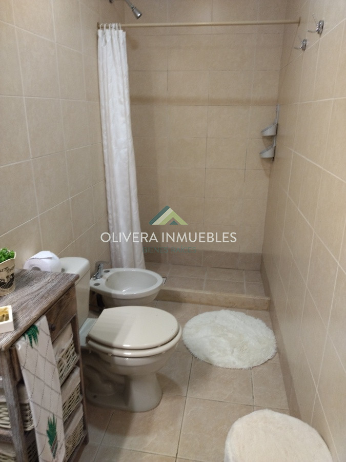 Casa ID.12352 - Casa en venta de 5 dormitorios en Playa Mansa, Punta del Este