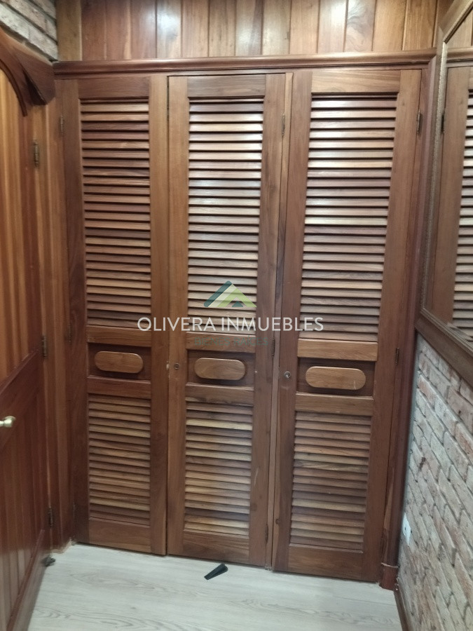 Casa ID.12352 - Casa en venta de 5 dormitorios en Playa Mansa, Punta del Este