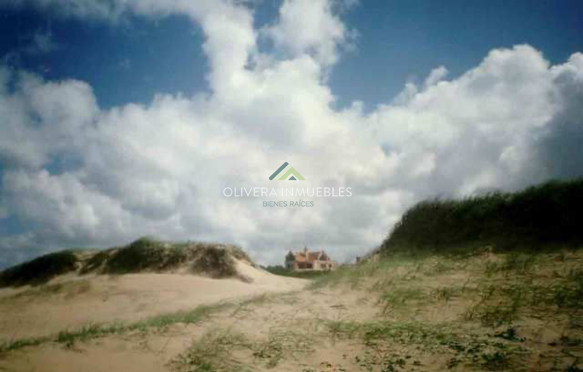 Casa ID.12355 - Casa en venta de 5 dormitorios frente al mar, Punta Ballena, Punta del Este