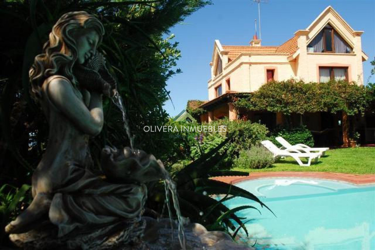 Casa ID.12355 - Casa en venta de 5 dormitorios frente al mar, Punta Ballena, Punta del Este