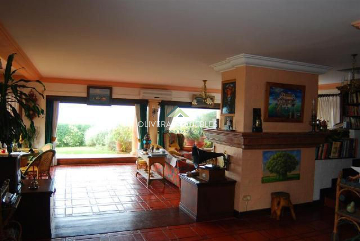 Casa ID.12355 - Casa en venta de 5 dormitorios frente al mar, Punta Ballena, Punta del Este