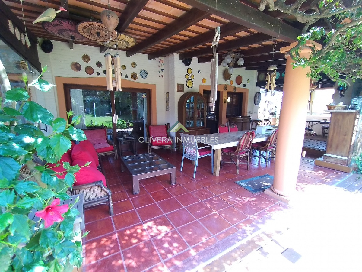 Casa ID.12355 - Casa en venta de 5 dormitorios frente al mar, Punta Ballena, Punta del Este
