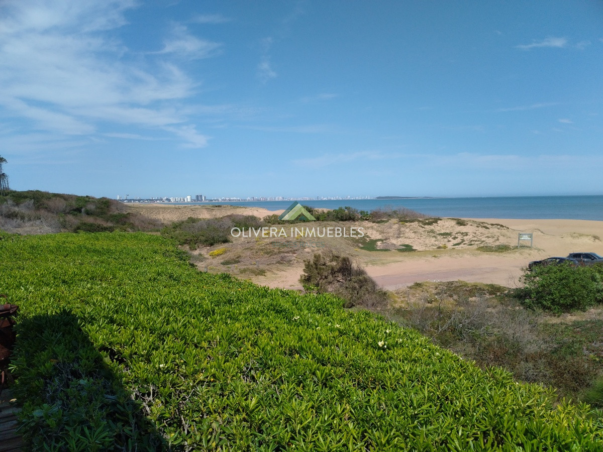 Casa ID.12355 - Casa en venta de 5 dormitorios frente al mar, Punta Ballena, Punta del Este