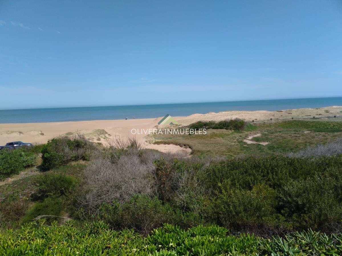 Casa ID.12355 - Casa en venta de 5 dormitorios frente al mar, Punta Ballena, Punta del Este