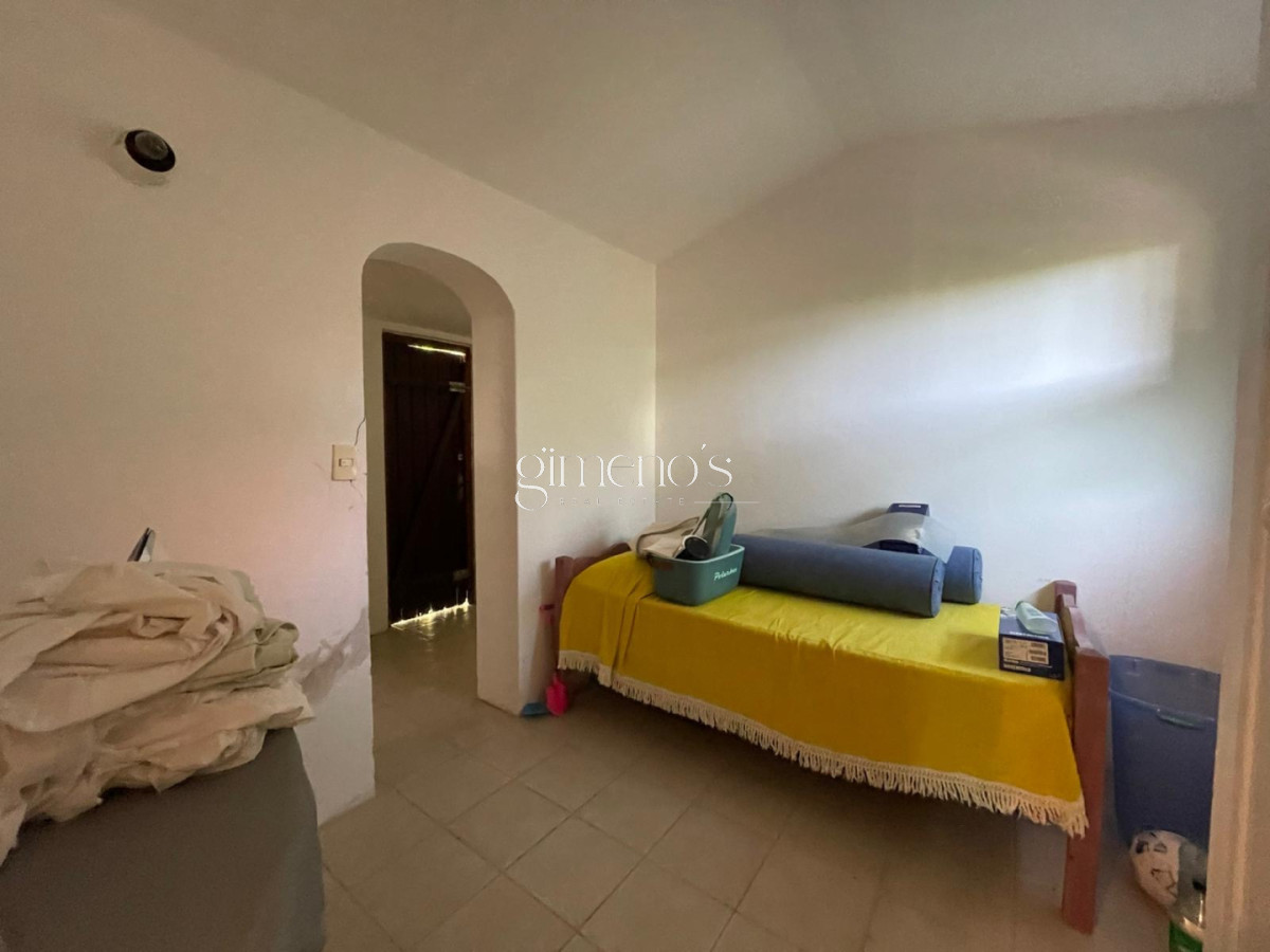 Casa ID.916 - Venta de Casa Playa Mansa 4 Dormitorios-Punta del Este 