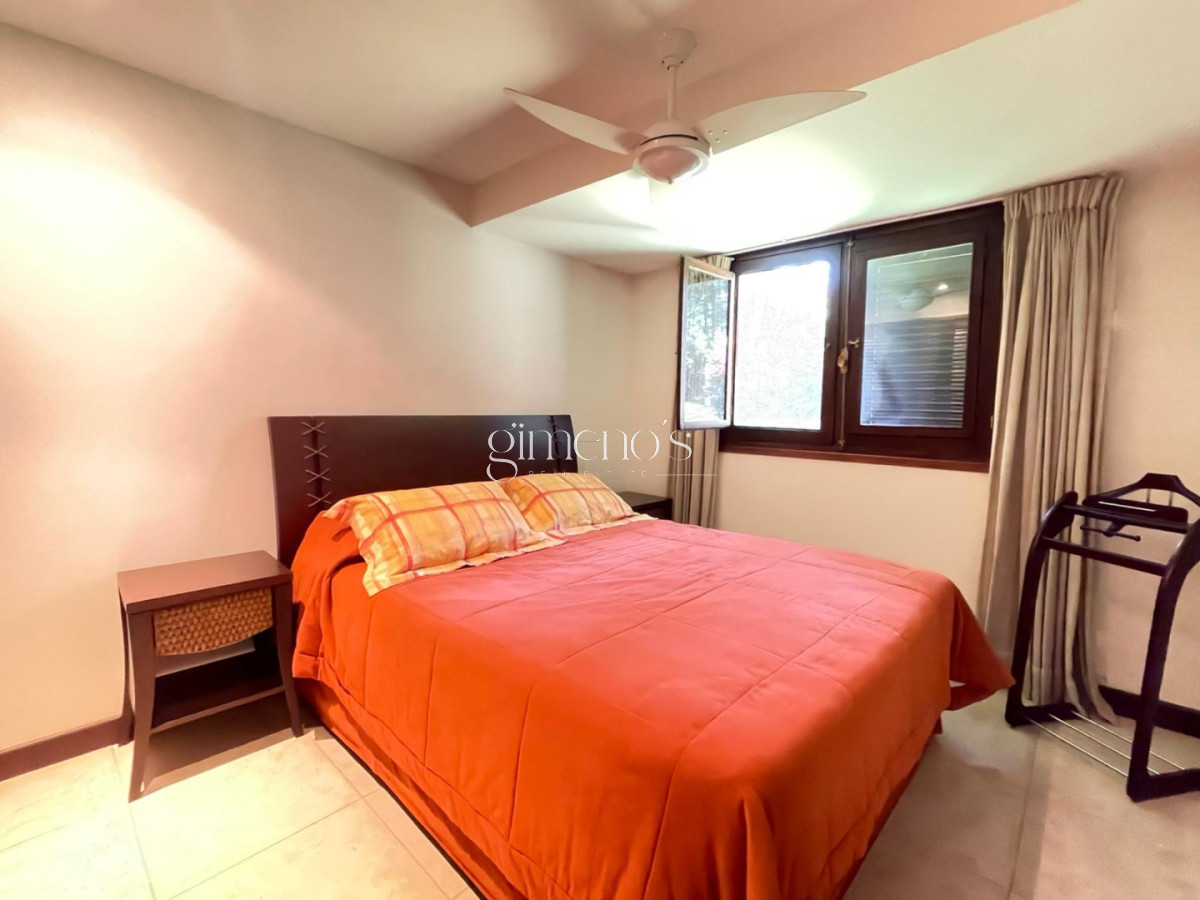 Casa ID.916 - Venta de Casa Playa Mansa 4 Dormitorios-Punta del Este 