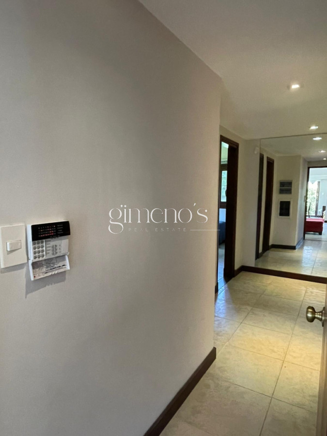 Casa ID.916 - Venta de Casa Playa Mansa 4 Dormitorios-Punta del Este 