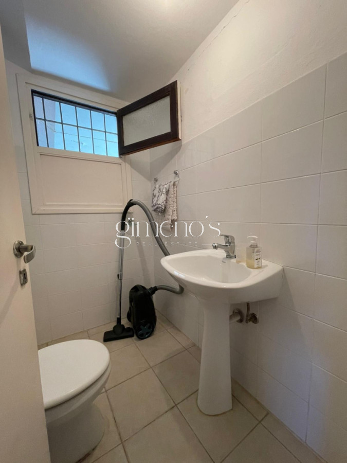 Casa ID.916 - Venta de Casa Playa Mansa 4 Dormitorios-Punta del Este 