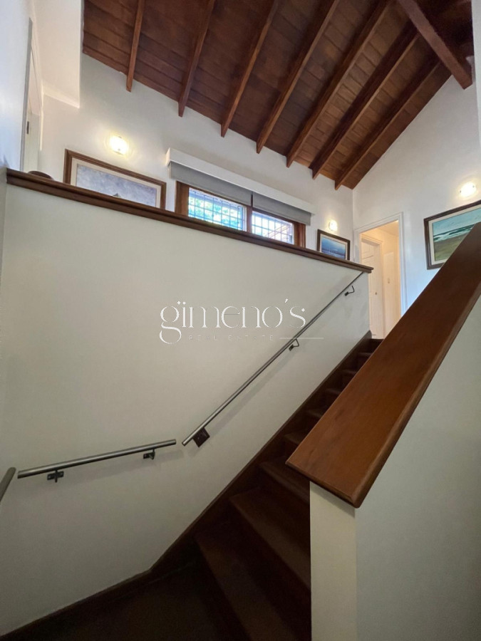 Casa ID.739 - Casa en Venta de 7 Dormitorios en Playa Mansa - Punta del Este 