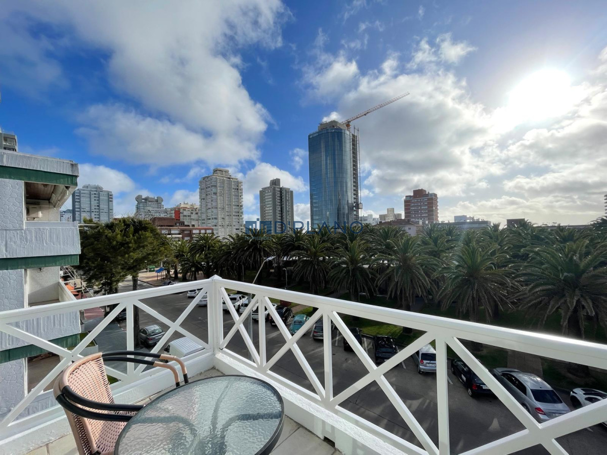 Apartamento ID.90 - EN PENINSULA CON AZOTEA PROPIA CON PARRILLERO Y JACUZZI