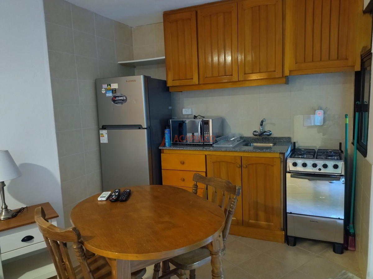 Casa ID.4122 - VENTA DE HERMOSA CASA 5 DORMITORIOS EN SUITE, A METROS DEL MAR.