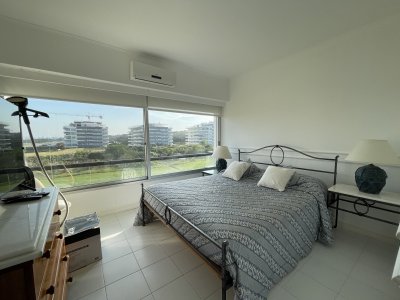 Amplio apartamento en primera línea  - AND8691A