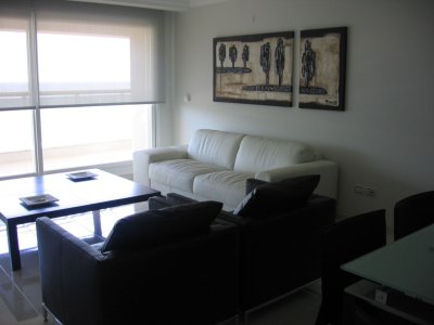 VENTA DE APARTAMENTO DE 3 DORMITORIOS EN SUITE EN EDIFICO LE JARDIN PUNTA DEL ESTE 