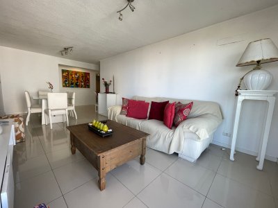 Apartamento de 3 dormitorios en Punta del Este con parrillero