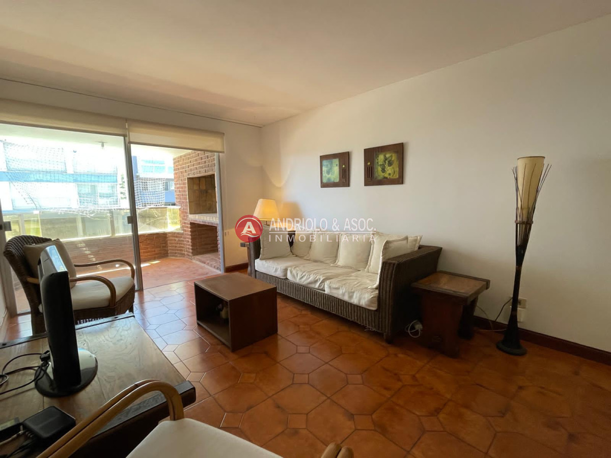 Apartamento en Punta del Este  - AND10250A