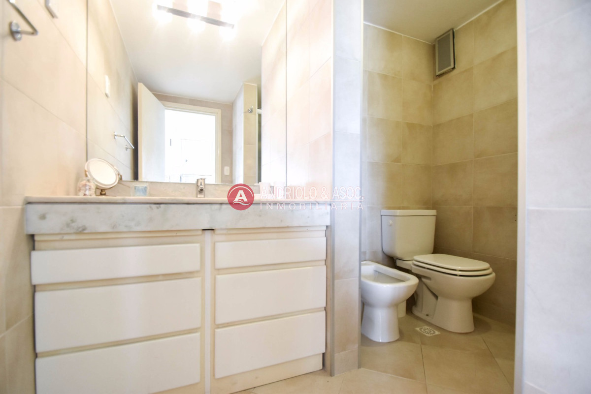 Apartamento ID.4044 - piso alto en Península, hermosa vista 