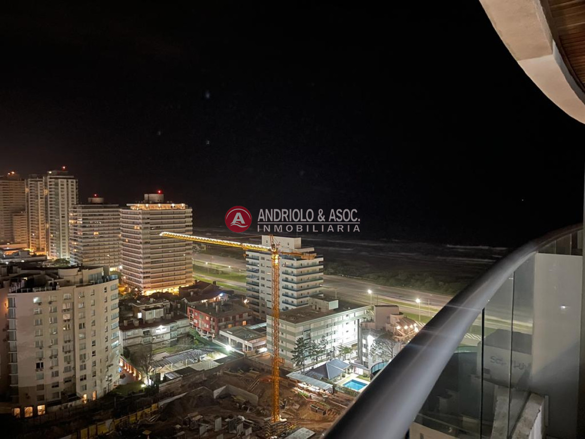 Apartamento ID.8106 - Apartamento en oportunidad en torre de categoría 