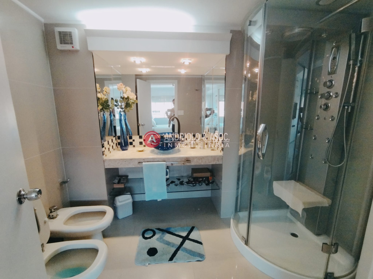 Apartamento ID.7666 - VENTA DE APARTAMENTO DE 3 DORMITORIOS Y DEPENDENCIA CON VISTA A LA MANSA