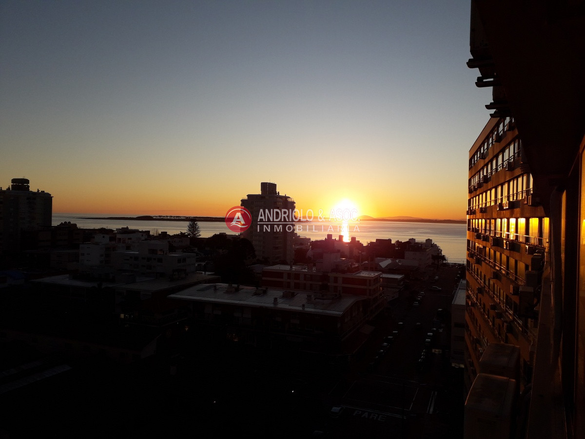 Apartamento ID.2264 - edificio a metros de playa brava 