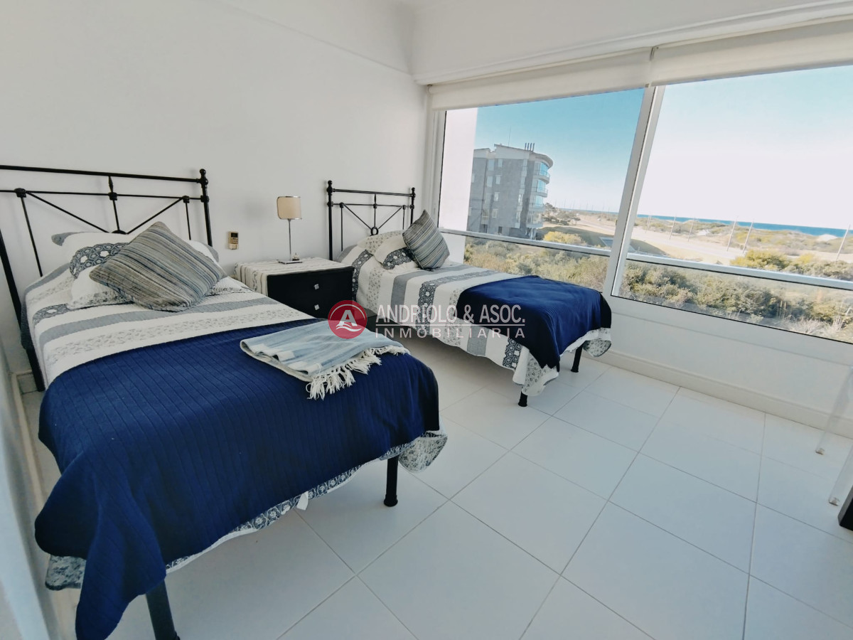 Apartamento ID.8041 - ALQUILER DE TEMPORADA DE HERMOSO APARTAMENTO 4 DORMITORIOS PRIMERA LINEA BRAVA
